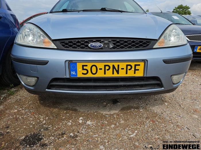 Ford Focus 1 1.6 16V Skrotfordon (2004, GRIJS)
