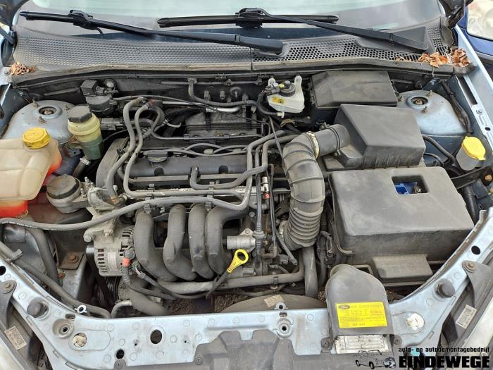 Ford Focus 1 1.6 16V Skrotfordon (2004, GRIJS)