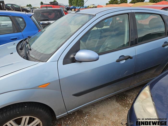 Ford Focus 1 1.6 16V Skrotfordon (2004, GRIJS)