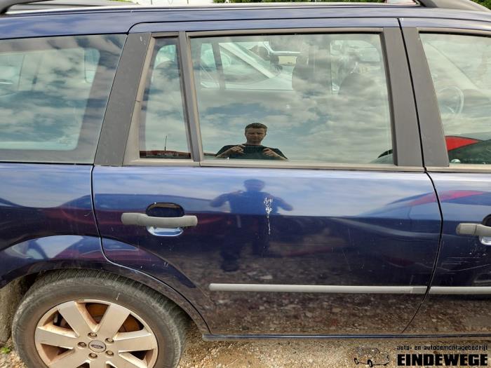 Ford Mondeo III Wagon 1.8 16V Skrotfordon (2005, BLAUW)