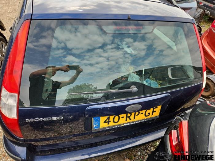 Ford Mondeo III Wagon 1.8 16V Skrotfordon (2005, BLAUW)
