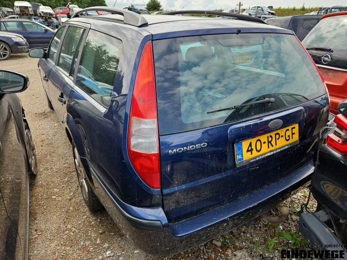Ford Mondeo III Wagon 1.8 16V Skrotfordon (2005, BLAUW)