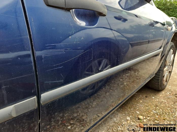 Ford Mondeo III Wagon 1.8 16V Skrotfordon (2005, BLAUW)