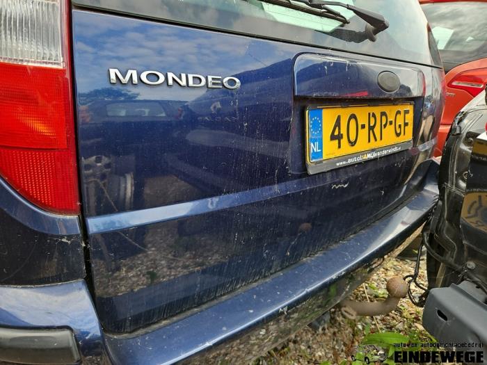 Ford Mondeo III Wagon 1.8 16V Skrotfordon (2005, BLAUW)