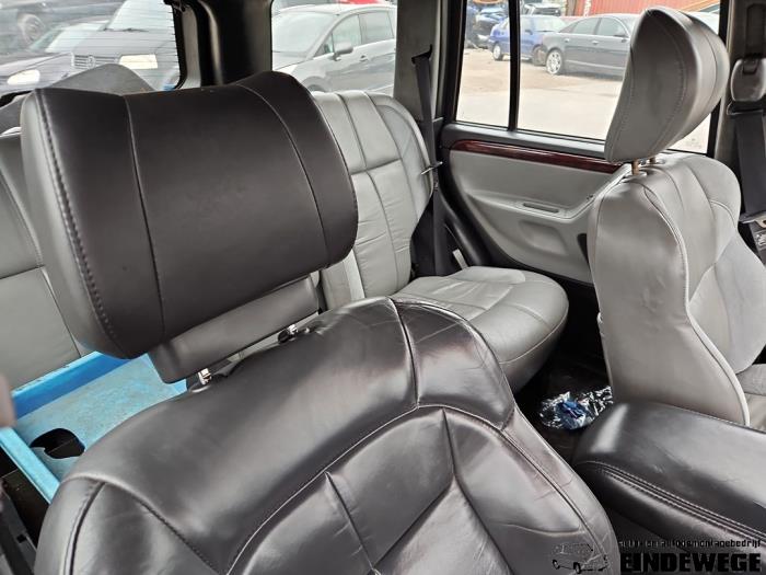 Jeep Grand Cherokee 2.7 CRD 20V Samochód złomowany (2004, Szary)