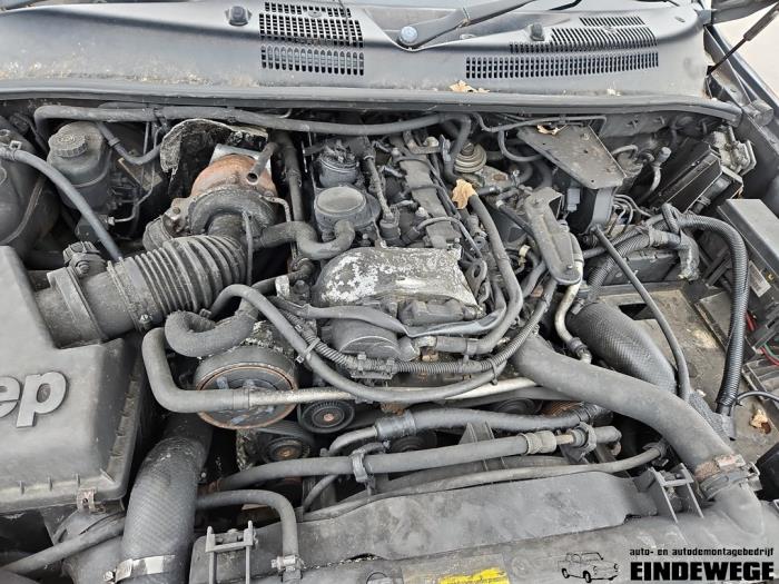 Jeep Grand Cherokee 2.7 CRD 20V Samochód złomowany (2004, Szary)