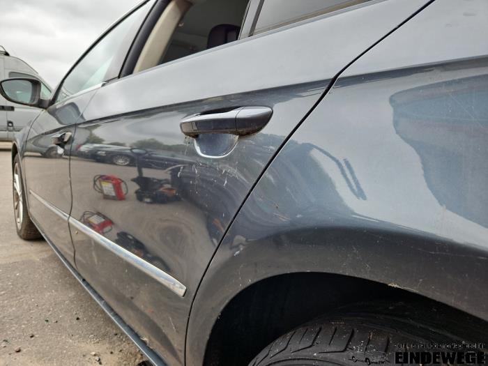 Volkswagen Passat 2.0 TDI 16V 140 Skrotfordon (2012, GRIJS)