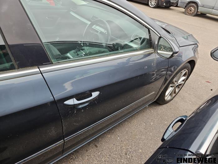 Volkswagen Passat 2.0 TDI 16V 140 Skrotfordon (2012, GRIJS)