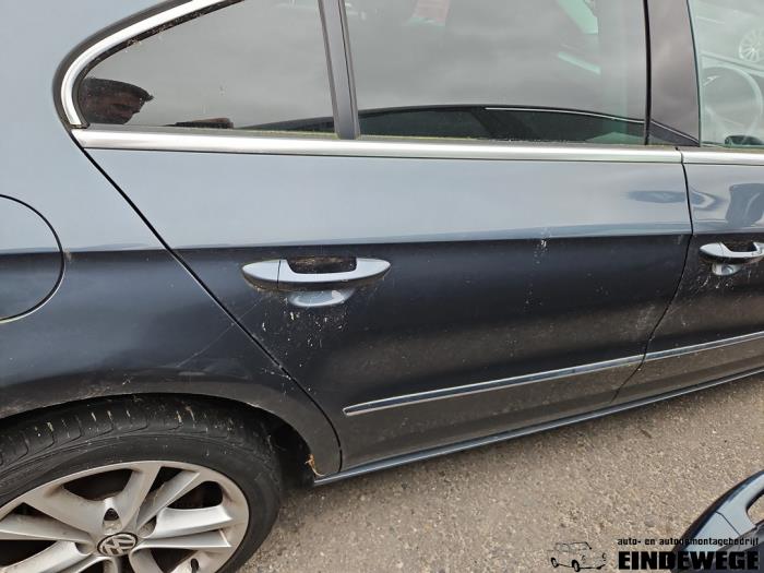 Volkswagen Passat 2.0 TDI 16V 140 Skrotfordon (2012, GRIJS)