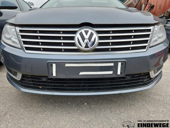 Volkswagen Passat 2.0 TDI 16V 140 Skrotfordon (2012, GRIJS)