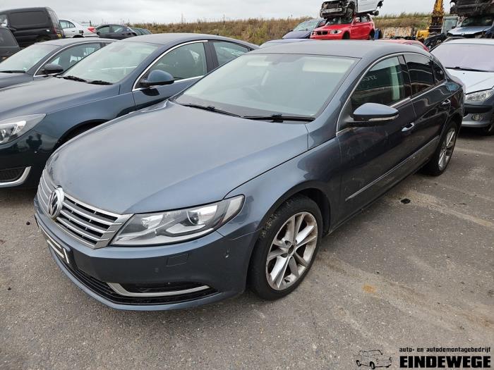 Volkswagen Passat 2.0 TDI 16V 140 Skrotfordon (2012, GRIJS)