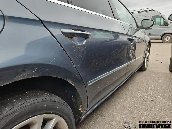 Volkswagen Passat 2.0 TDI 16V 140 Skrotfordon (2012, GRIJS)