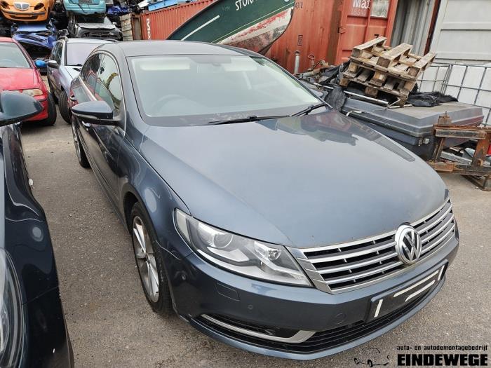 Volkswagen Passat 2.0 TDI 16V 140 Skrotfordon (2012, GRIJS)