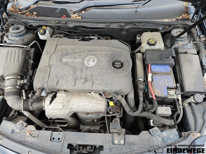Opel Insignia 2.0 CDTI 16V 140 ecoFLEX Sloopvoertuig (2015, Groen)