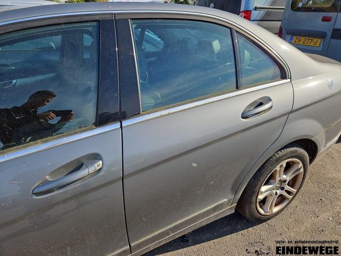 Mercedes C 2.2 C-200 CDI 16V Skrotfordon (2008, GRIJS)
