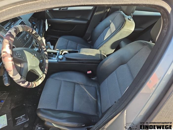 Mercedes C 2.2 C-200 CDI 16V Skrotfordon (2008, GRIJS)