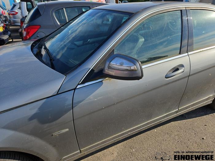 Mercedes C 2.2 C-200 CDI 16V Skrotfordon (2008, GRIJS)