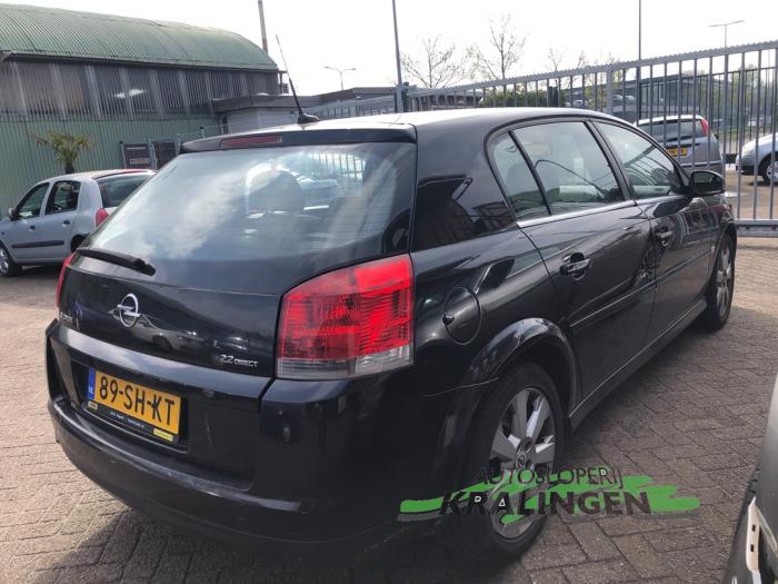 Opel Signum 2.2 direct 16V Samochód złomowany (2006, Czarny)