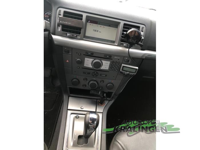 Opel Signum 2.2 direct 16V Samochód złomowany (2006, Czarny)