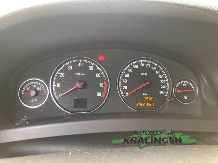 Opel Signum 2.2 direct 16V Samochód złomowany (2006, Czarny)