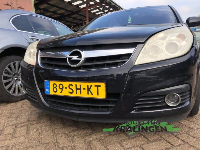 Opel Signum 2.2 direct 16V Samochód złomowany (2006, Czarny)