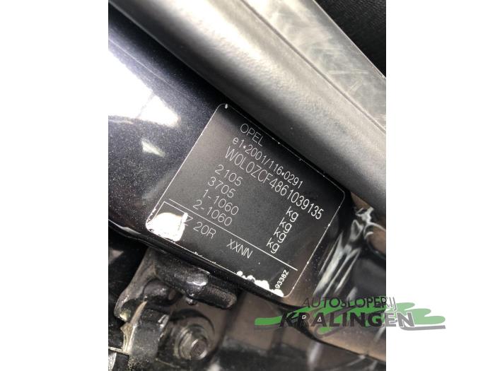 Opel Signum 2.2 direct 16V Samochód złomowany (2006, Czarny)