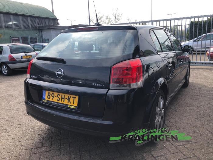 Opel Signum 2.2 direct 16V Samochód złomowany (2006, Czarny)
