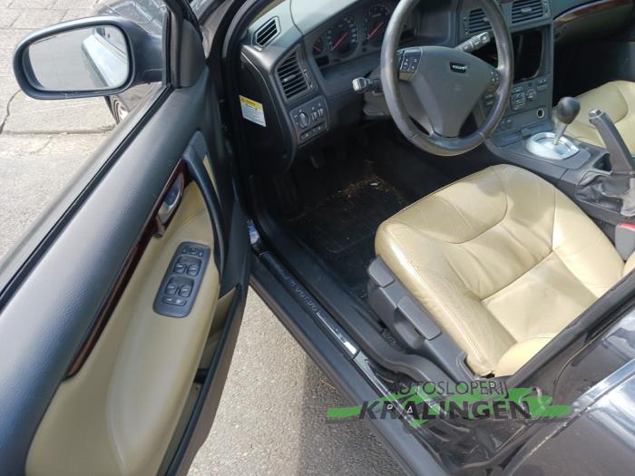 Volvo S60 I 2.4 20V 170 Skrotfordon (2001, GRIJS)