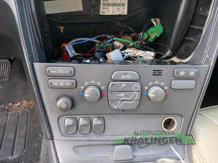 Volvo S60 I 2.4 20V 170 Skrotfordon (2001, GRIJS)