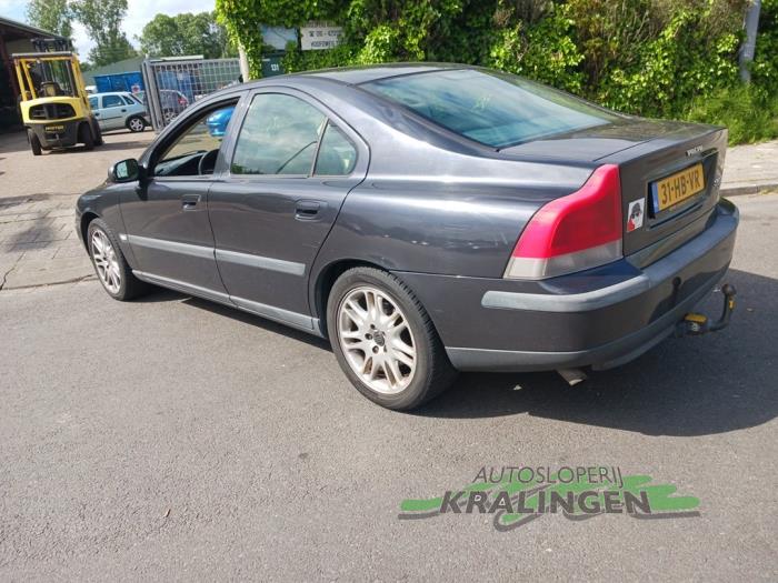 Volvo S60 I 2.4 20V 170 Skrotfordon (2001, GRIJS)