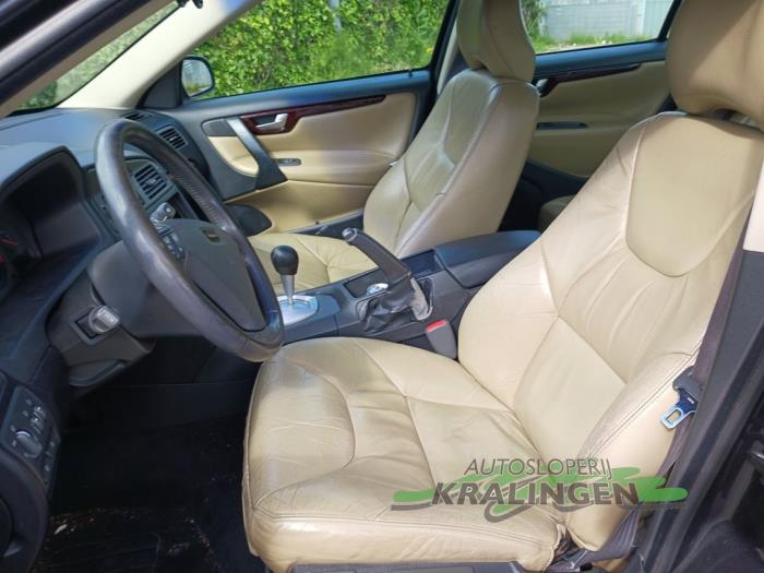 Volvo S60 I 2.4 20V 170 Skrotfordon (2001, GRIJS)