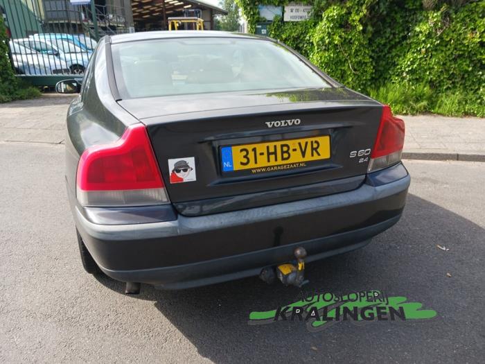 Volvo S60 I 2.4 20V 170 Skrotfordon (2001, GRIJS)