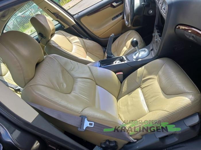 Volvo S60 I 2.4 20V 170 Skrotfordon (2001, GRIJS)