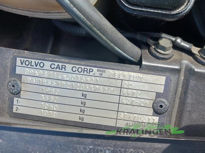 Volvo S60 I 2.4 20V 170 Skrotfordon (2001, GRIJS)