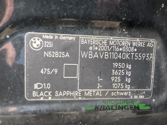 BMW 3 serie 325i 24V Schadevoertuig (2005, Zwart)