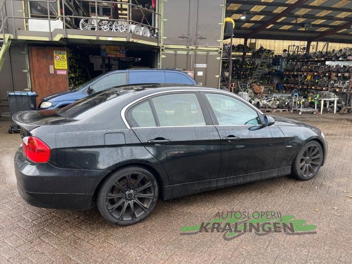 BMW 3 serie 325i 24V Schadevoertuig (2005, Zwart)