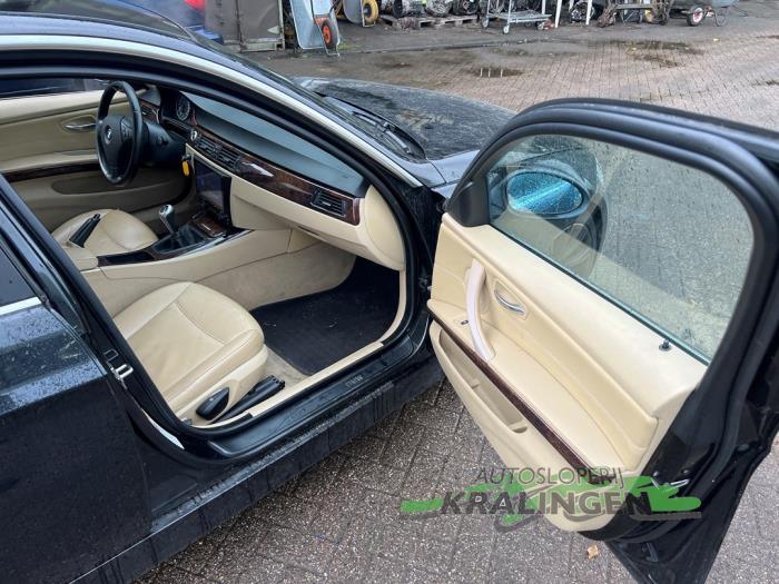 BMW 3 serie 325i 24V Schadevoertuig (2005, Zwart)