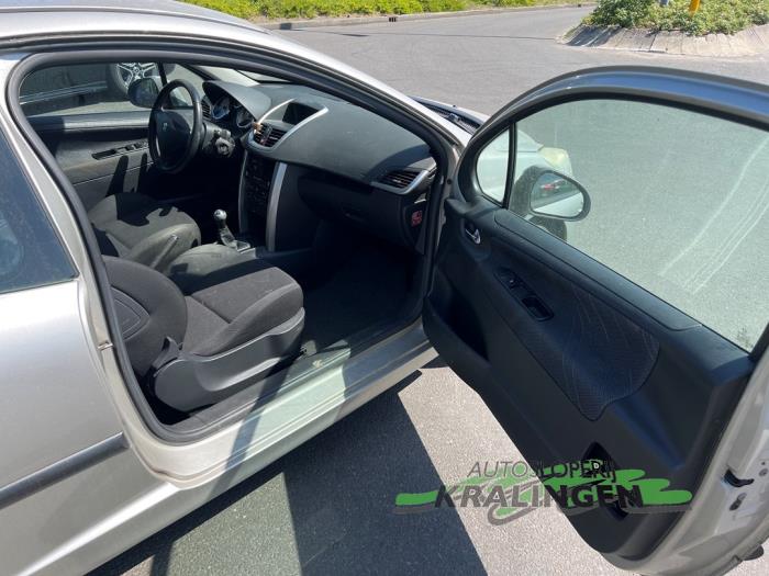 Peugeot 207/207+ 1.4 16V VTi Sloopvoertuig (2009, Grijs)