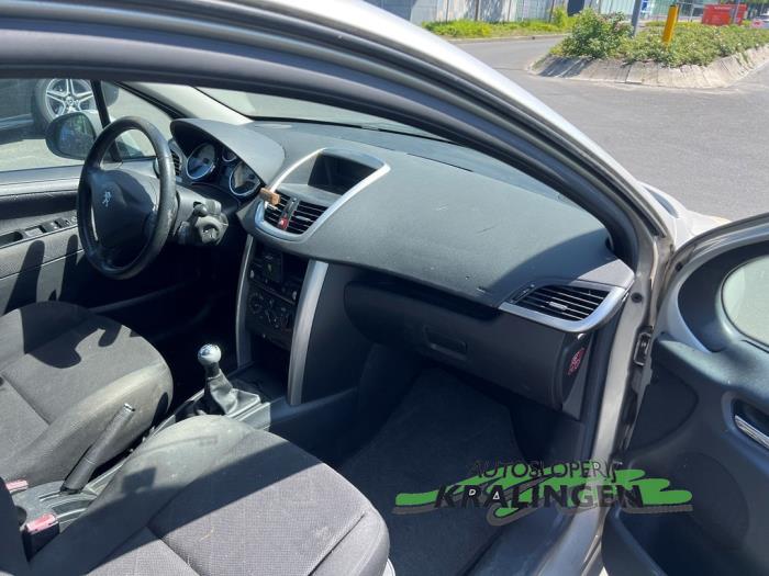 Peugeot 207/207+ 1.4 16V VTi Sloopvoertuig (2009, Grijs)