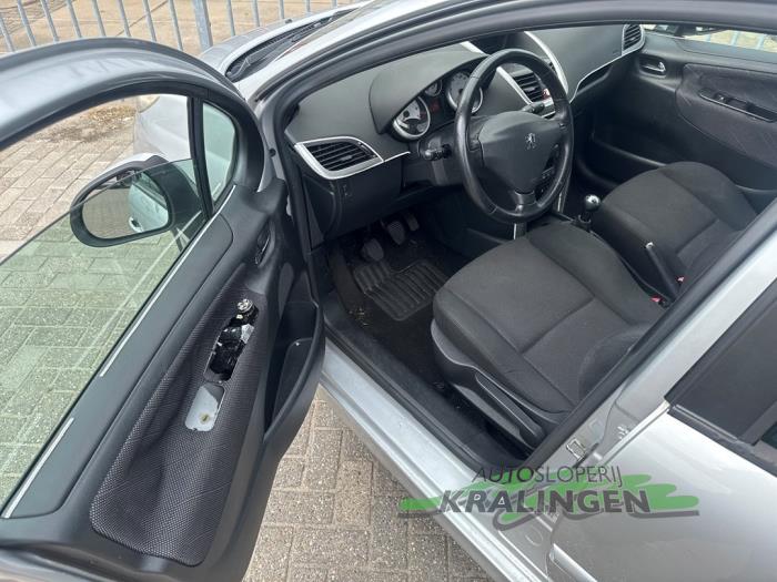 Peugeot 207/207+ 1.6 16V VTi Sloopvoertuig (2008, Grijs)