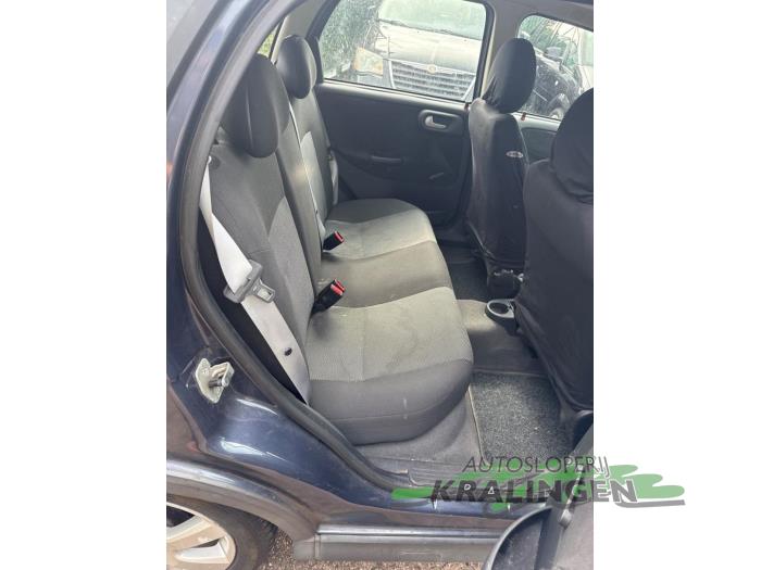 Opel Corsa C 1.2 16V Twin Port Skrotfordon (2006, GRIJS)