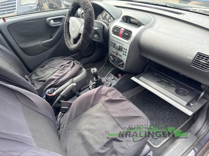 Opel Corsa C 1.2 16V Twin Port Skrotfordon (2006, GRIJS)
