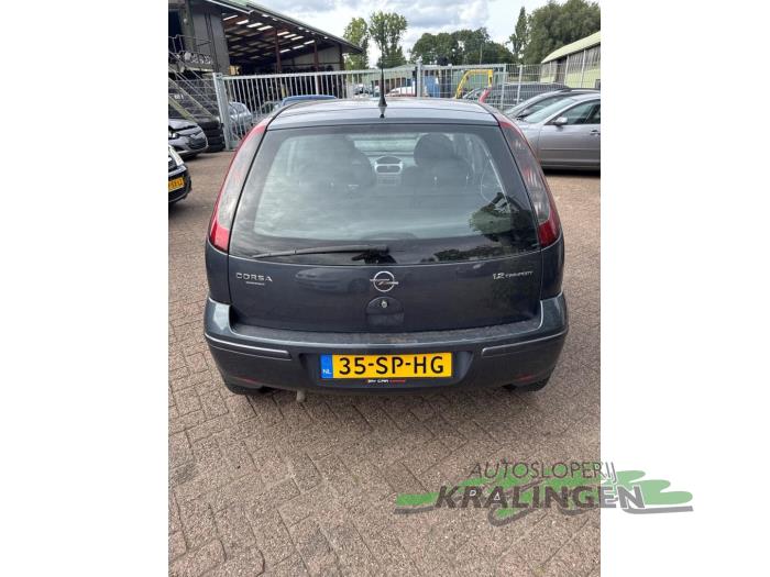 Opel Corsa C 1.2 16V Twin Port Skrotfordon (2006, GRIJS)