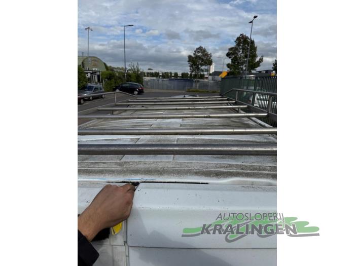 Nissan Primastar 1.9 dCi 80 Schadevoertuig (2004, Graniet)