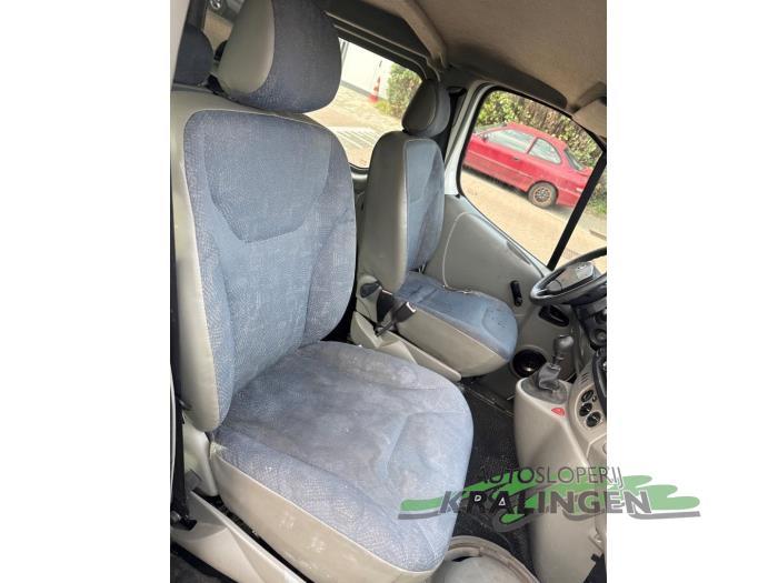 Nissan Primastar 1.9 dCi 80 Schadevoertuig (2004, Graniet)