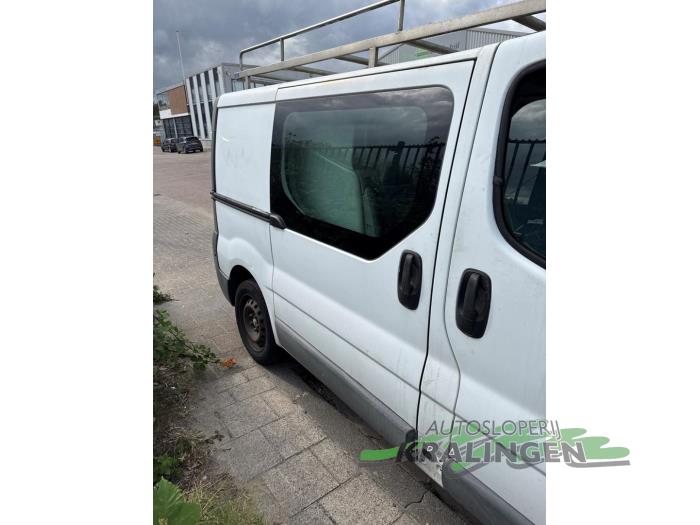 Nissan Primastar 1.9 dCi 80 Schadevoertuig (2004, Graniet)