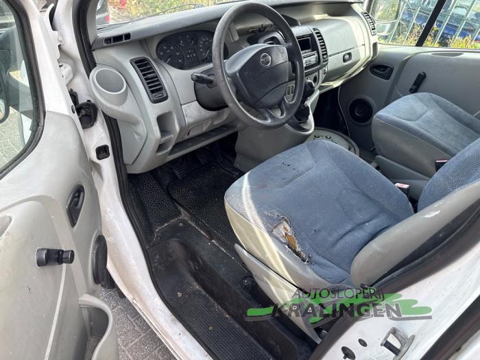 Nissan Primastar 1.9 dCi 80 Schadevoertuig (2004, Graniet)