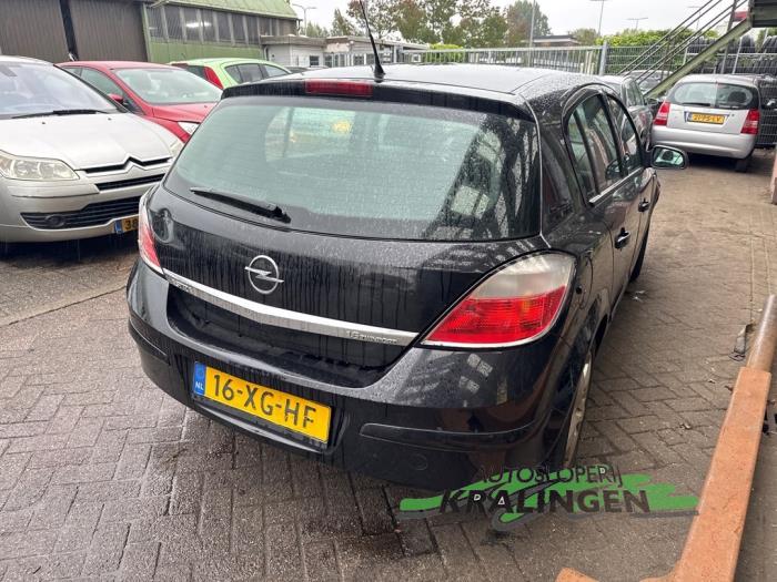 Opel Astra H 1.6 16V Twinport Schadevoertuig (2007, Zwart)