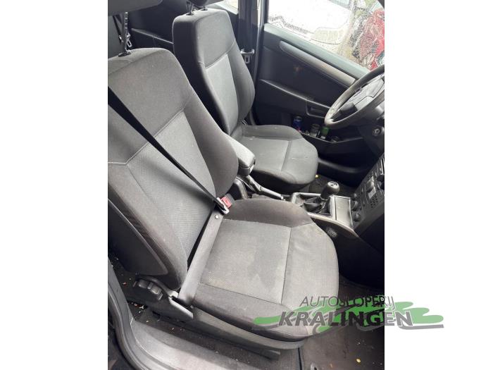 Opel Astra H 1.6 16V Twinport Schadevoertuig (2007, Zwart)