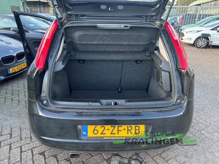 Fiat Grande Punto 1.4 T-Jet 16V Schadevoertuig (2008, Zwart)
